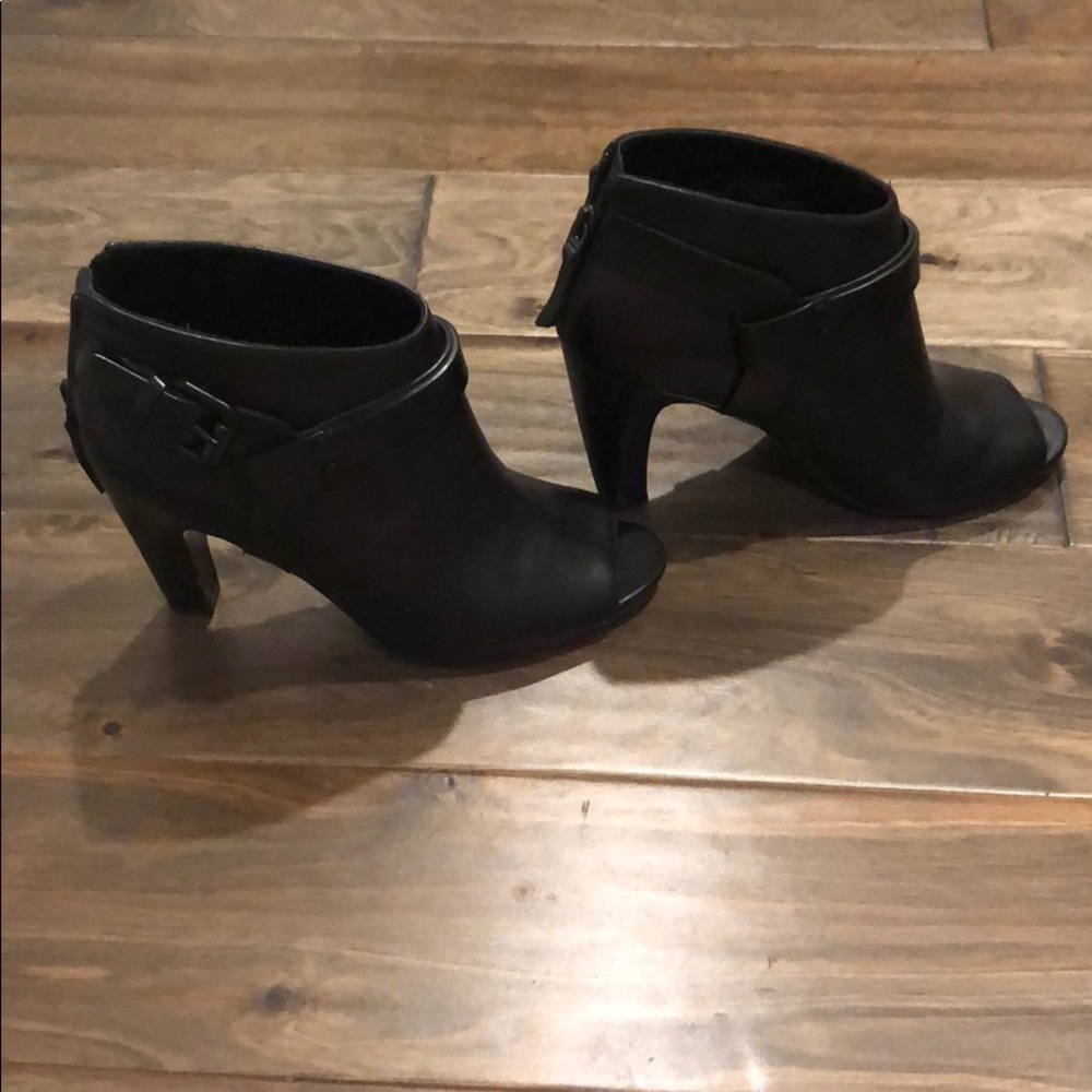VC signature black leather peep toe booties